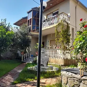 Pensjonat Gather, Szkodra